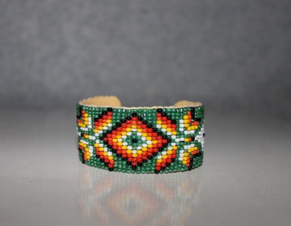 Fabriquer bracelet indien en perles